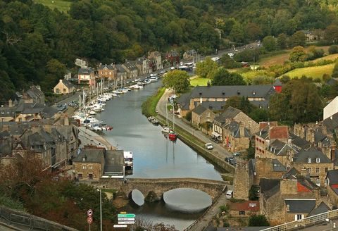 Dinan port